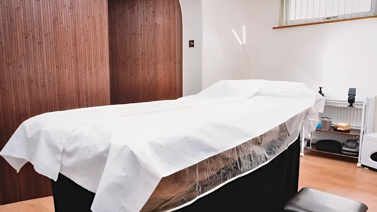 ec6fefce-c5b0-446c-8b4a-22dcf850ce3e-hrmbeauty-gb-england-rayleigh-fresha-3138170