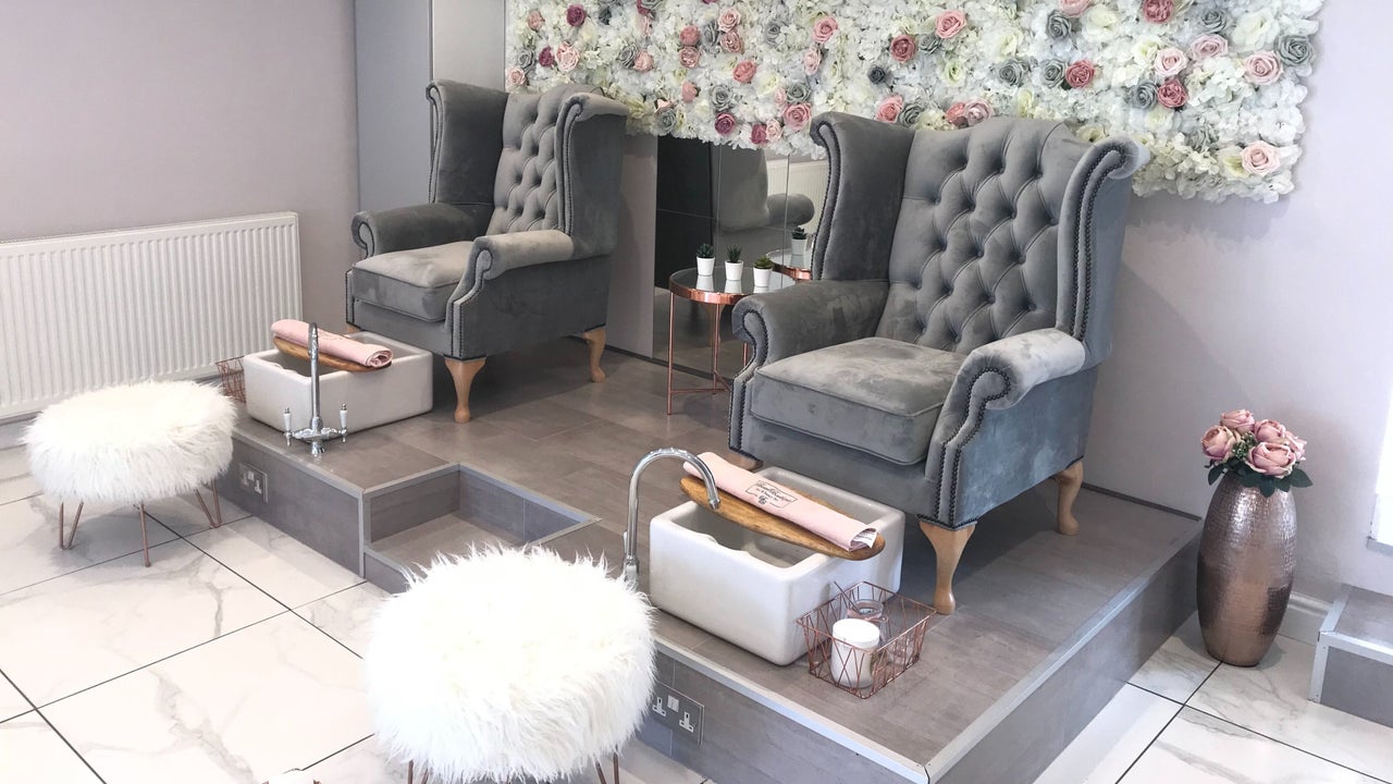 ec7f2880-dfc2-4411-a396-f3260ec1c42e-bowsboutiquenailandbeautysalon-gb-england-heckmondwike-fresha-7733242