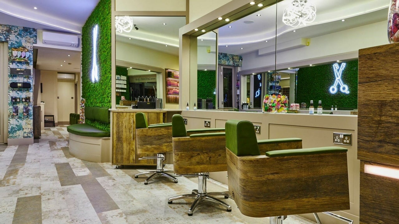 ed152359-41a5-446a-a3e8-0e8c21e44c1d-benforresthairsalonkew-gb-england-richmond-fresha-6480686