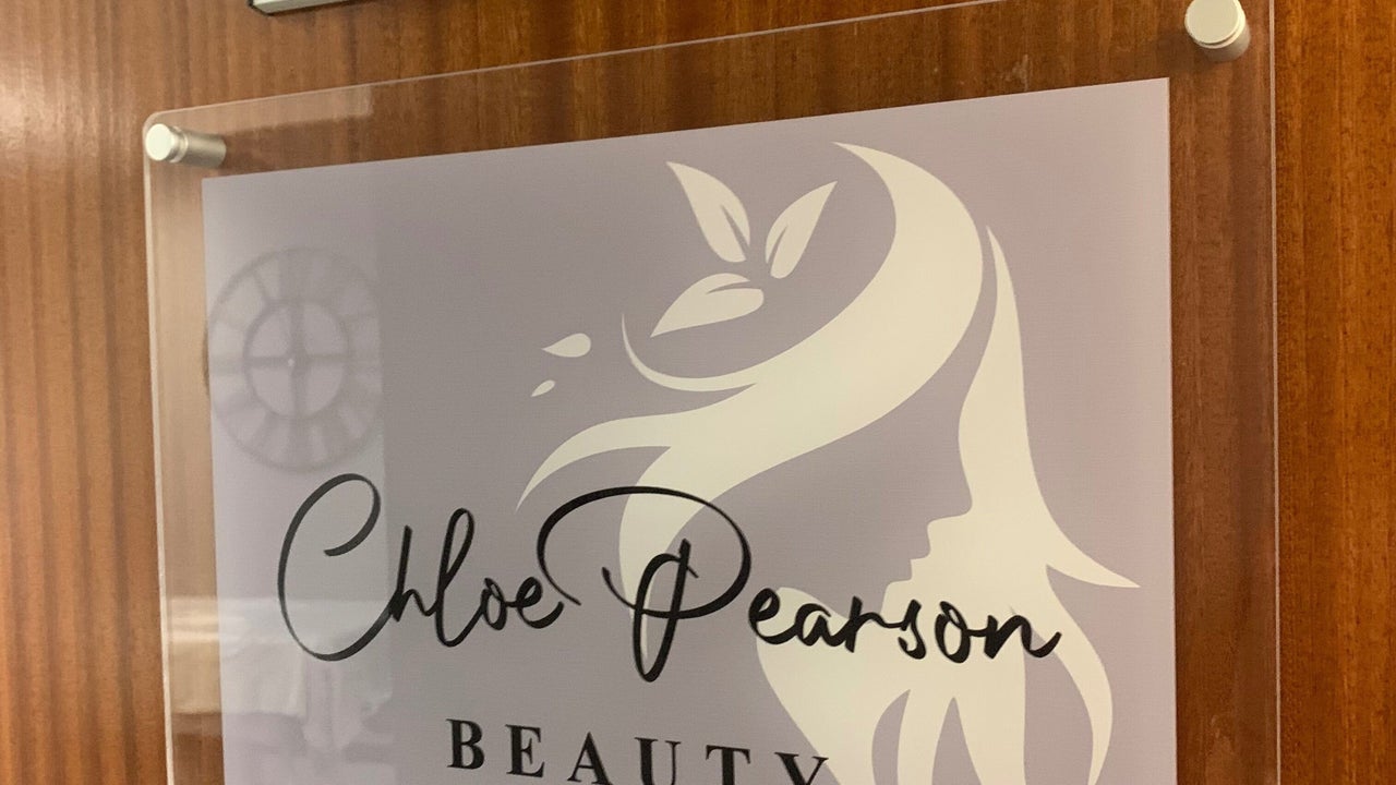 ed80b94f-d196-4dce-8b16-ae73b64b13e1-chloepearsonbeauty-gb-scotland-castleavenueindustrialestate-fresha-4482254