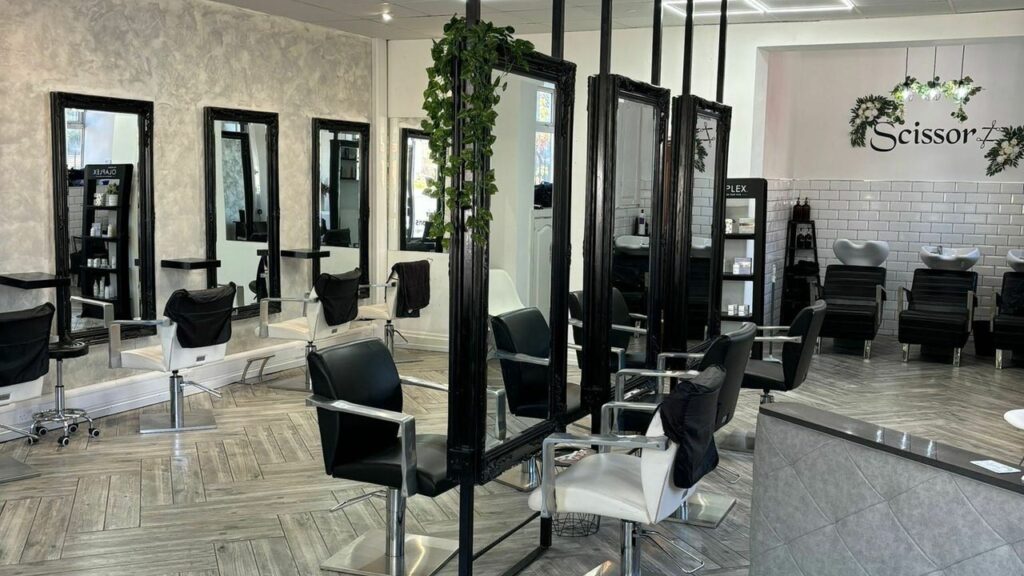 edbb8a01-4986-4335-a1c0-b14e426eec53-scissorzworsley-gb-england-worsley-fresha-8656562