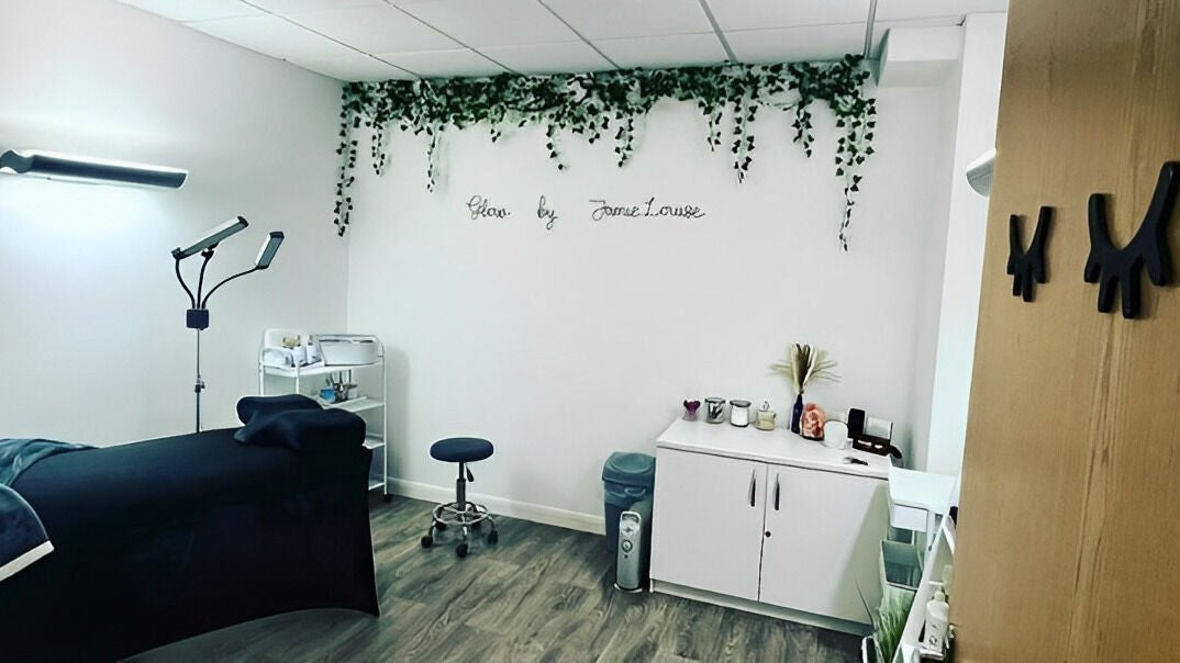 ede7474b-672a-40f1-bacb-4bce40dfafb9-glowbeautybyjamie-louise-gb-england-portslade-fresha-1141159