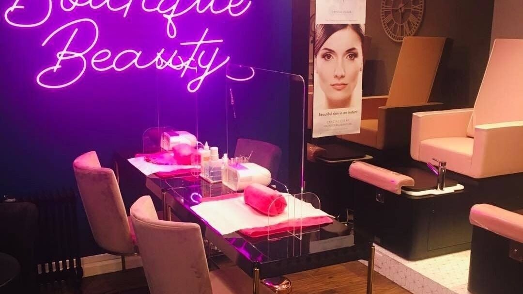 ee7af96b-ed43-4e73-ad82-85caba613b1a-luxlounge373-gb-scotland-aberdeen-cults-fresha-1803745