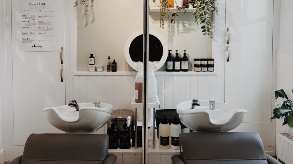 ef4e792b-9dcf-490f-9a51-f5c7fef6f2f2-coraandco-gb-england-teignmouth-fresha-4968172