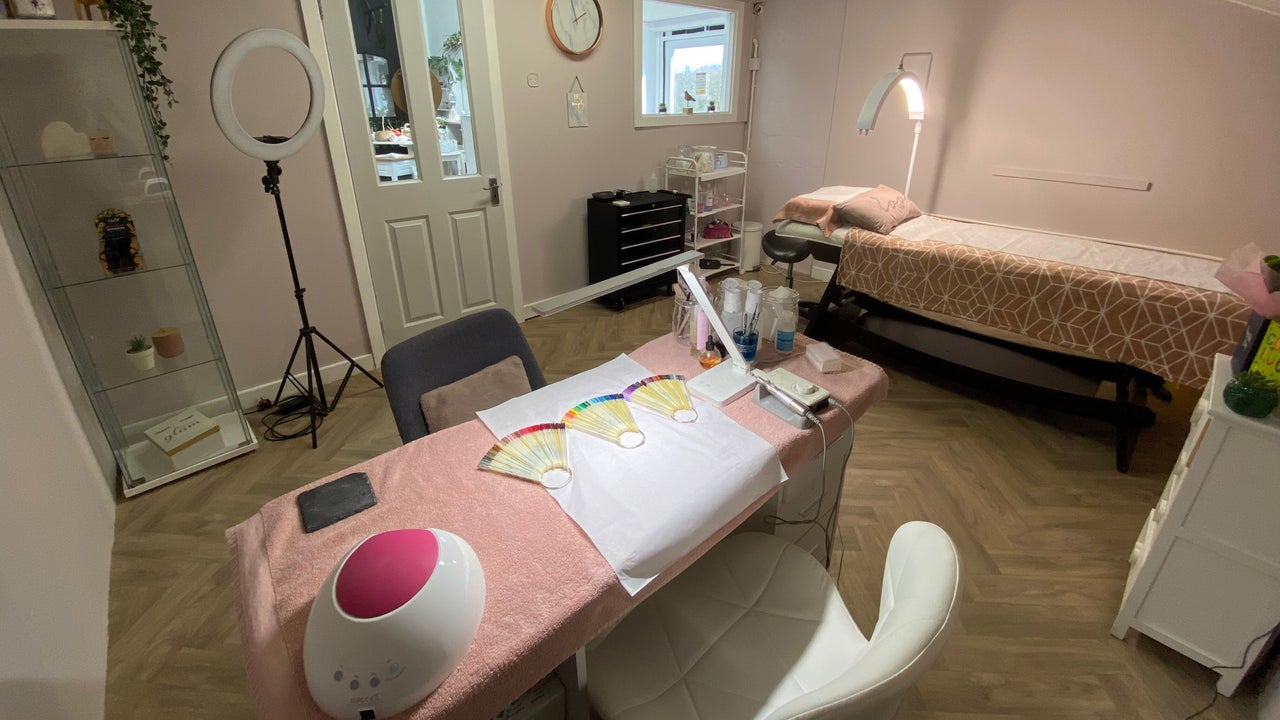 f01e5599-4f19-4330-8bc8-69c5c6fed515-daniellekatemakeupandbeauty-gb-england-heskin-fresha-6159757