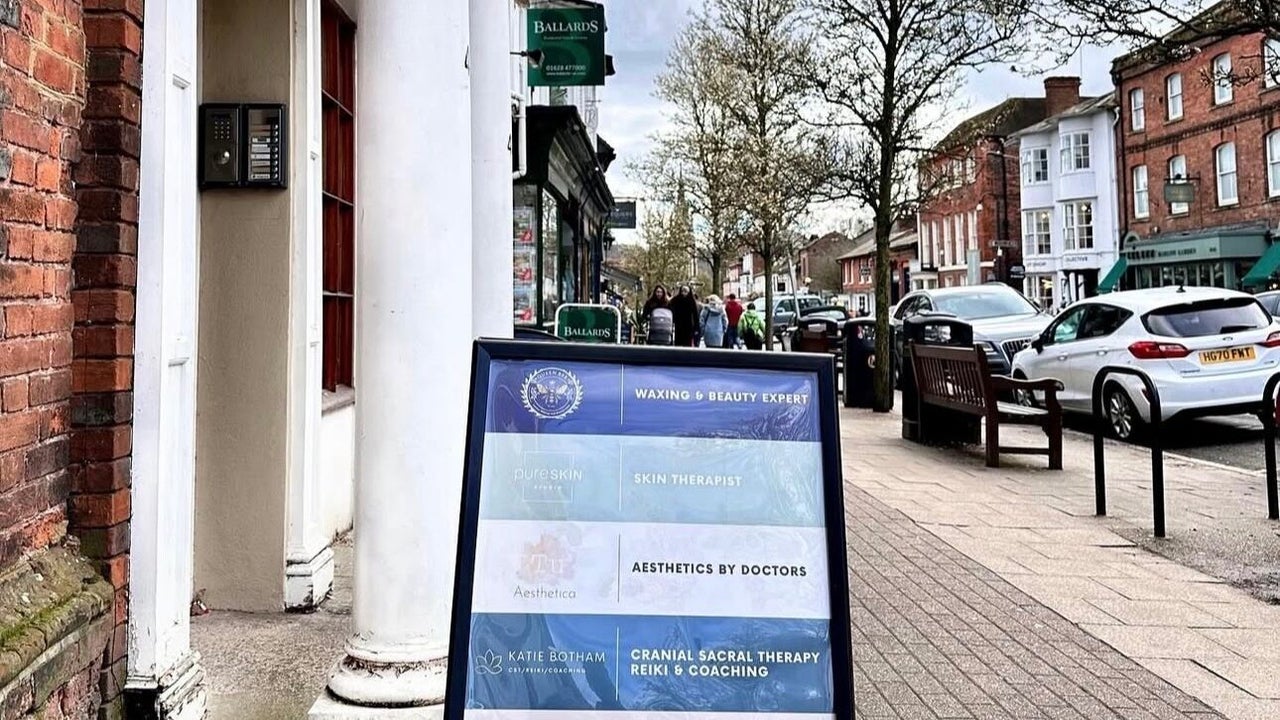 f1db35b4-d15a-401e-bde5-ca4e806166d3-queenbeewaxingstudio-gb-england-marlow-fresha-8269383