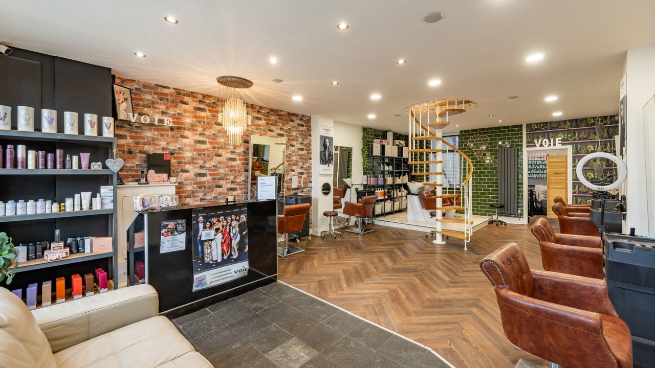 f26a5212-a420-4f3d-8a9d-158c069ca1a7-voiehairleyland-gb-england-leyland-fresha-2781853