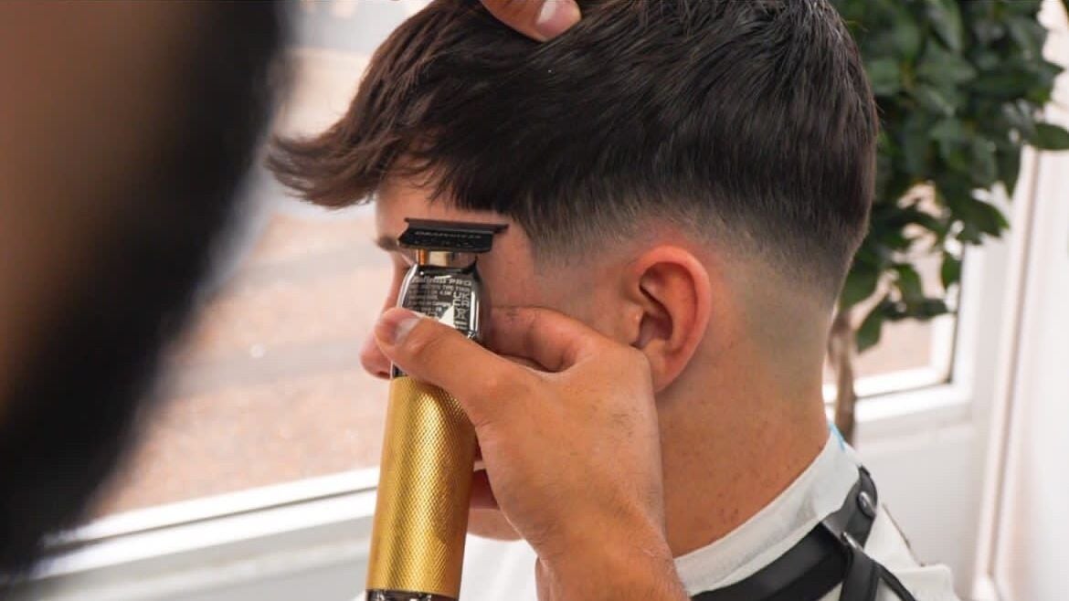 f28b9d25-bd54-4375-bf5f-f598b0437003-erikdabarber-gb-england-bognorregis-fresha-7907389