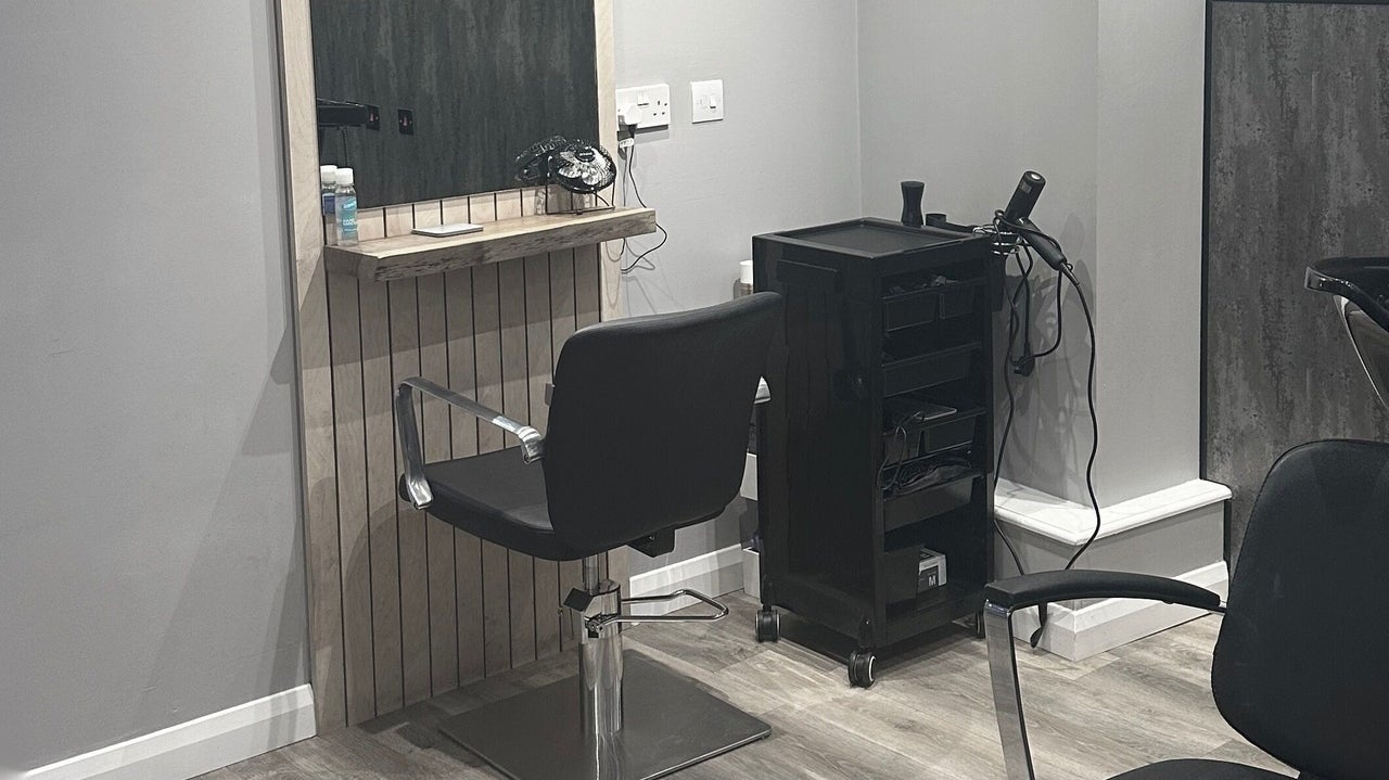 f2912591-591a-4755-9f76-4c75b1b84dfb-hairbyalmond-gb-england-bodmin-fresha-1561620