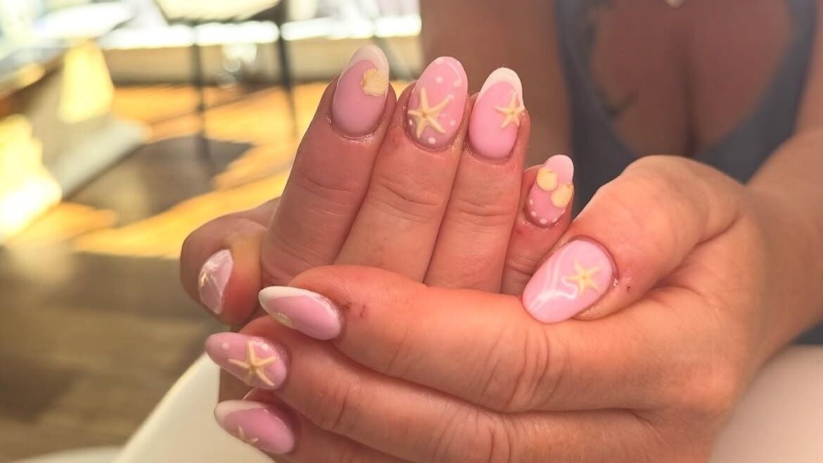 f2aa636d-e72a-4bef-8499-3f2d7d3b7725-d2hairskinandbeauty-gb-england-worlingham-beccles-fresha-9595128