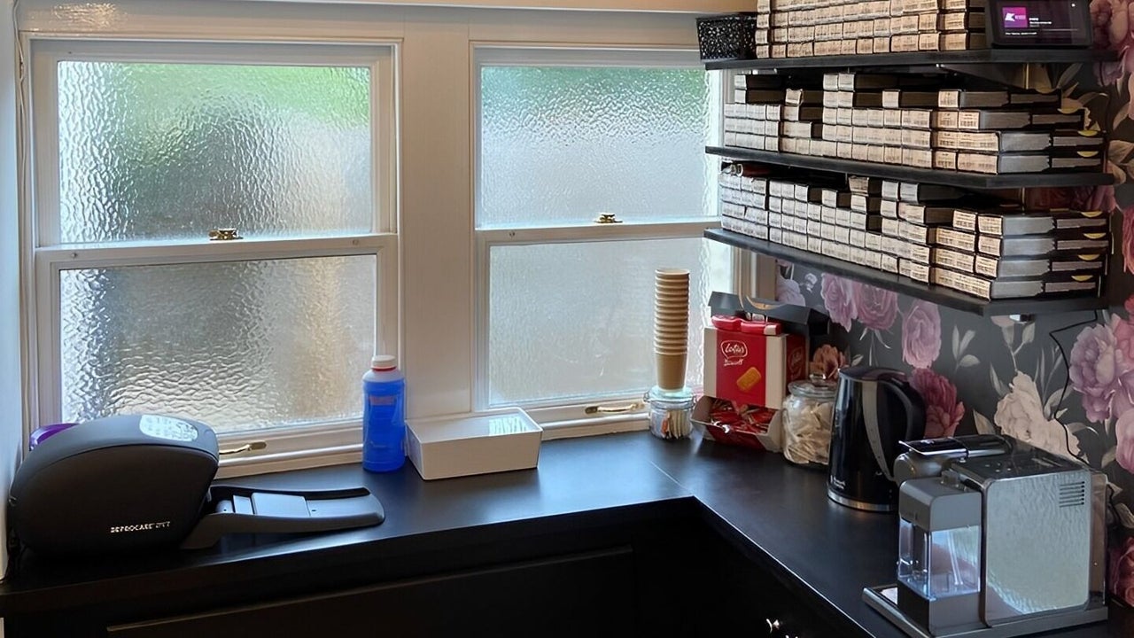 f2de1297-80fb-488e-86c6-e4fea7d8feb5-adornhairdressing-gb-england-hoddesdon-fresha-8884907