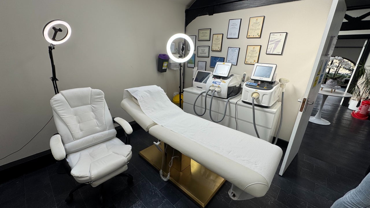 f60665a8-7112-45d4-b69d-52a0bfb1a7ef-drsamrigbyfacialaesthetics-gb-england-cockermouth-fresha-2357666