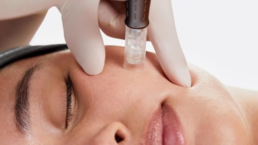 f6a05465-e0f8-45ff-8288-c8ffdf3b9f5c-mcskinandwellbeing-gb-england-warminster-neartrainstation-fresha-9877796