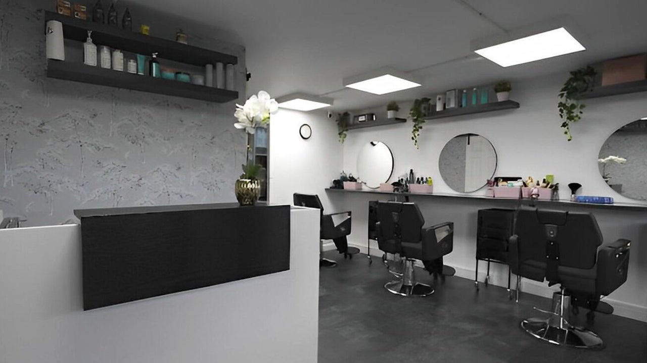 f725b92a-185c-4cd9-aba6-d3576ef75d45-hairbyregina-gb-england-watford-fresha-5582378