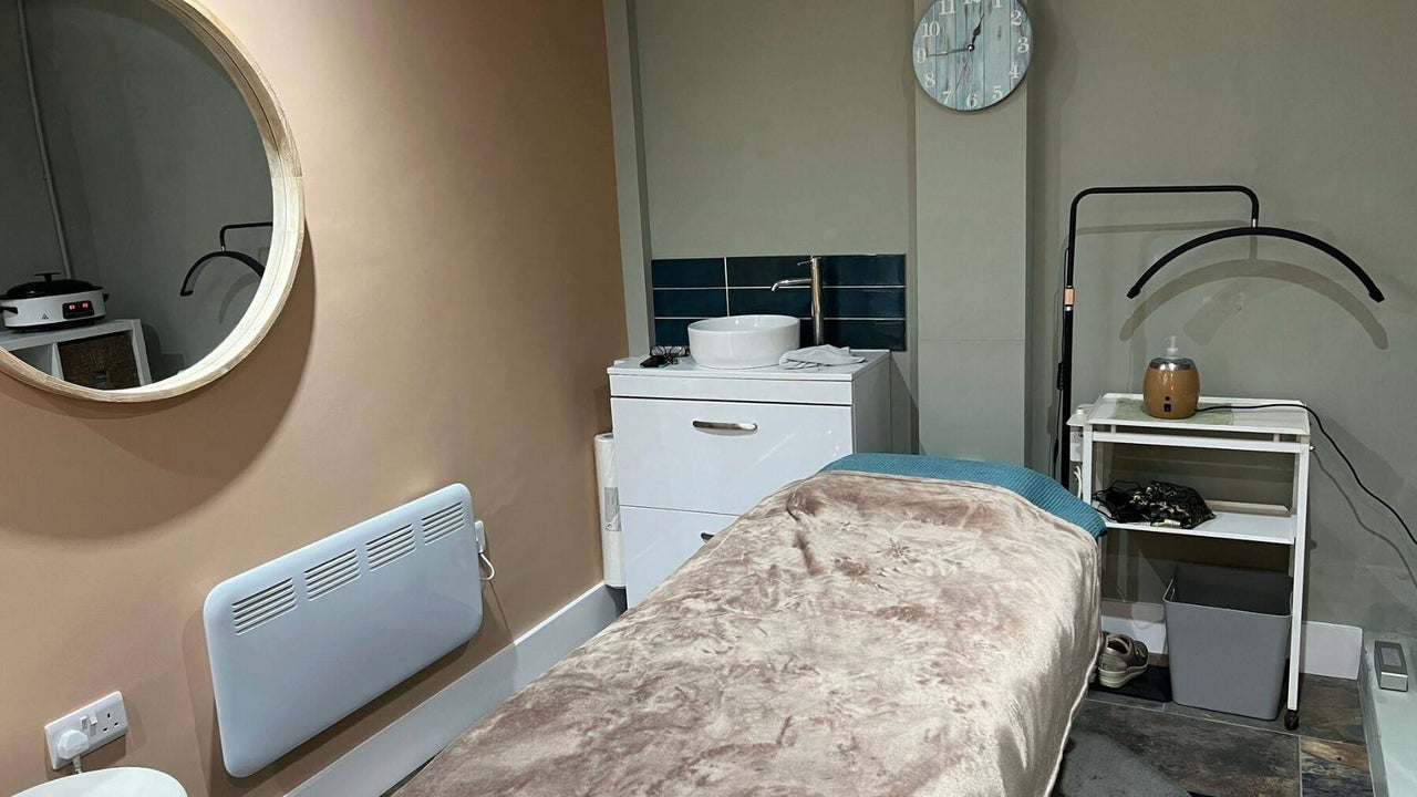 f734be6a-103e-46e4-91a1-8153e7c327fb-shelwenhairholistic-gb-england-northhoughton-fresha-4366045