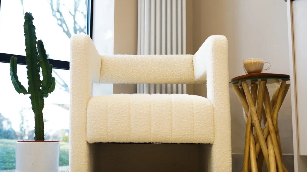 f7a483b3-387b-4c71-a5f6-d5b94d8fc1f8-gracewakerhair-gb-england-oakley-fresha-9641536