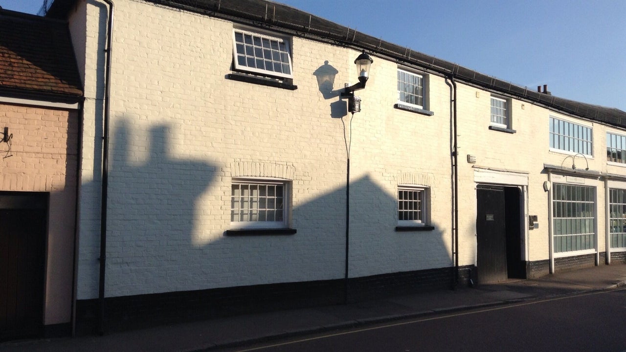 f7e4d703-9ad6-435c-a293-16f023f9725a-3298255