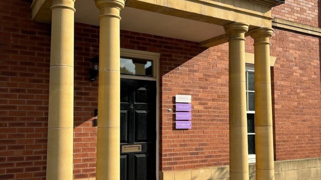 f7fa1809-4eb9-4f7e-a6a0-02e816d900d5-lasermestudio-gb-england-derby-fresha-5728706