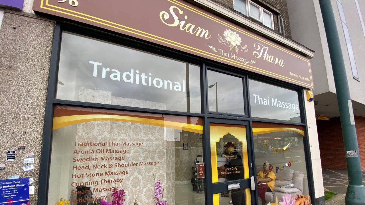 f82ac10b-77da-4fa9-86bb-f741553eb684-siamthara-gb-england-borehamwood-fresha-5770865