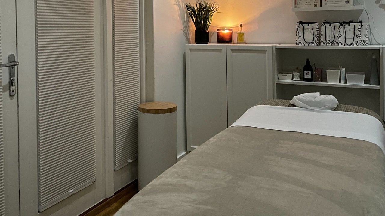 f8400611-70cd-4442-b45a-7f8da9e67f90-efebeauty-gb-england-ferring-fresha-7456799