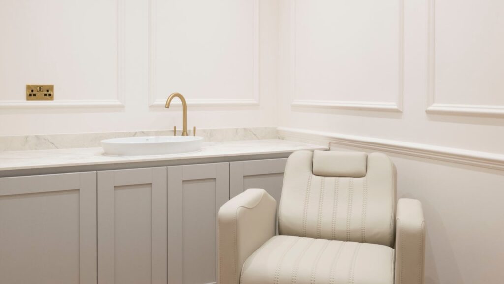 f98bbc1a-ec83-4fd1-86cd-8547f40aa754-harlowessophieraemedicalsandwich-gb-england-sandwich-fresha-9074194