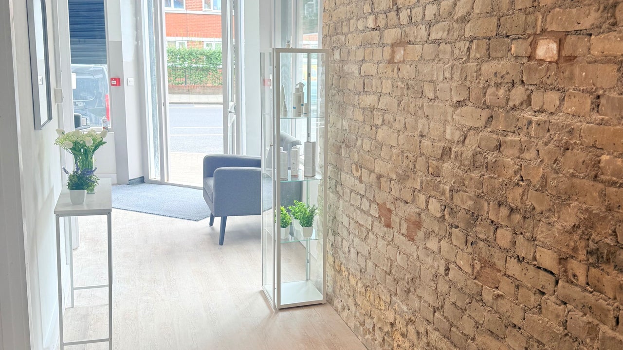 f9d3951c-105c-49e7-9c61-028a23af9490-facefullaesthetics-gb-england-london-fresha-1259849