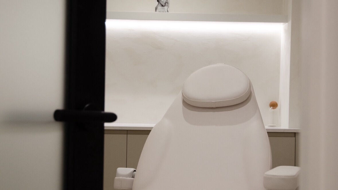 fa78475b-2f17-4fa9-b283-d45f86452e98-emilyjanepmubrows-gb-england-truro-fresha-8086747