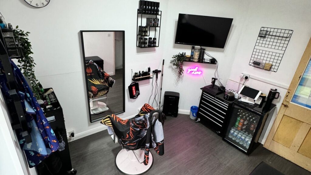 fb192a33-1a27-487d-a33e-f38a80f9d173-haychshair-gb-england-horsham-fresha-5660415