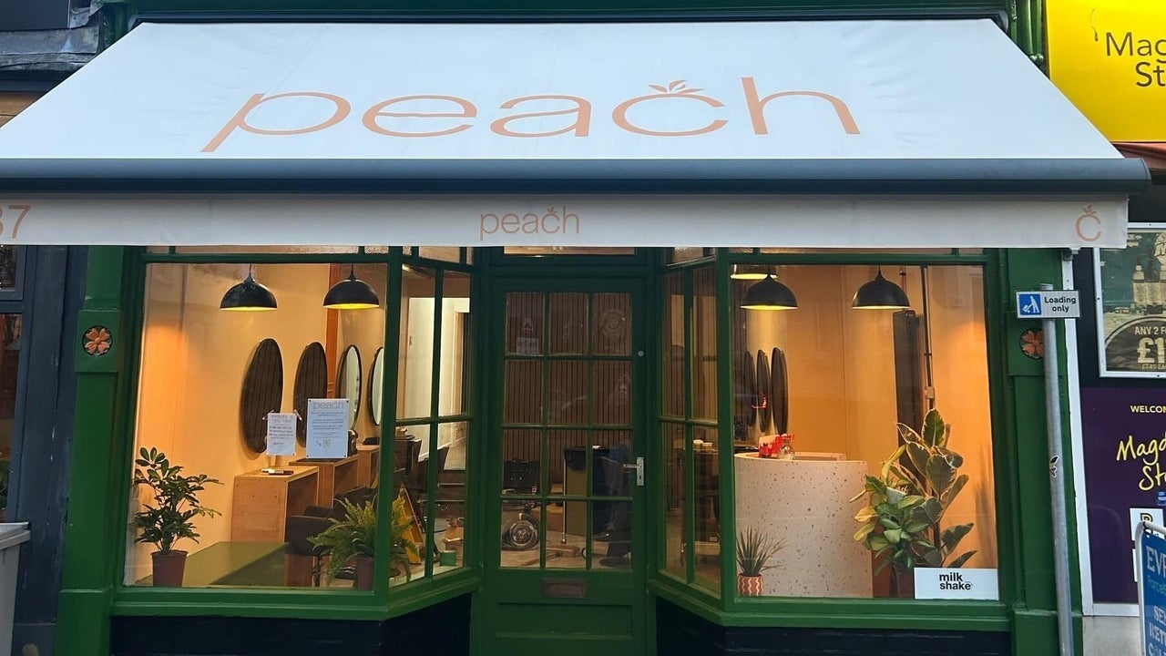 fb1fb4c1-dd52-4d54-8aa0-3cbc77c1812d-peach37-gb-england-exeter-fresha-4449112