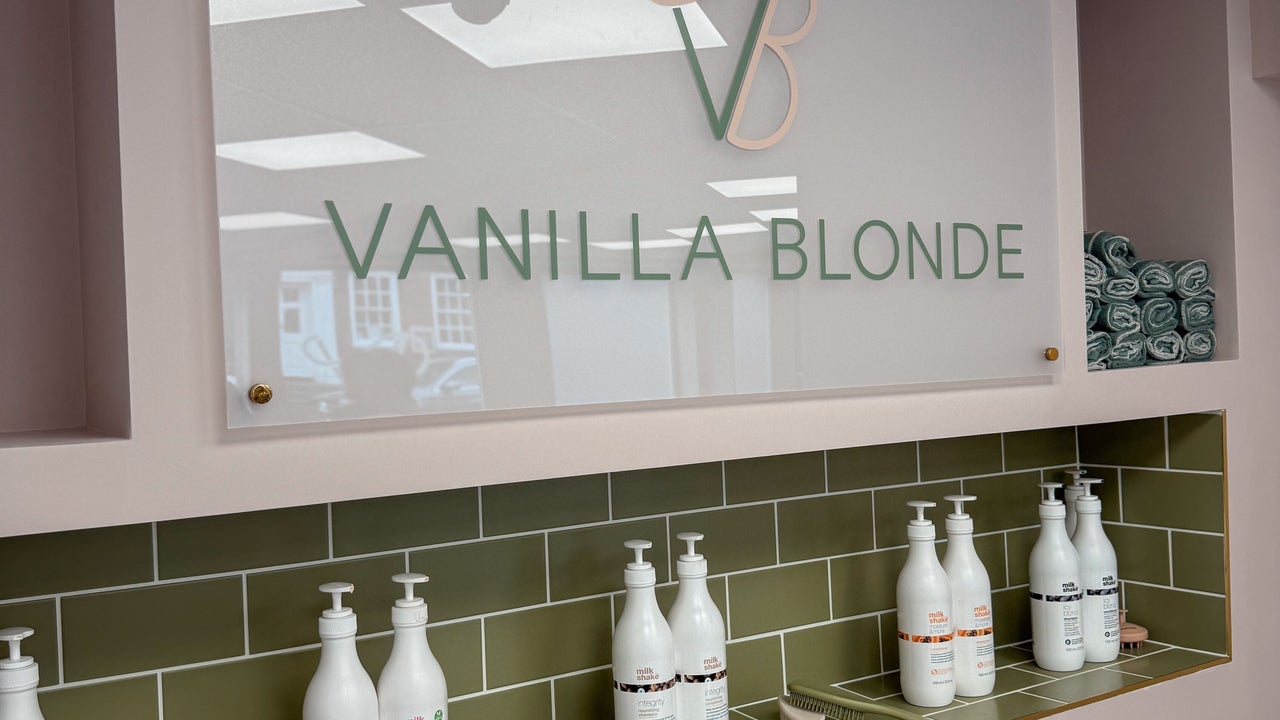 fbf0725c-410e-4864-a796-4dcfe2c12483-vanillablonde-gb-england-witham-fresha-4118443