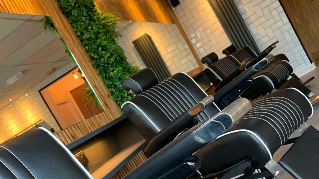 fc2686b2-10f2-4675-8090-969e1349bd82-cutthroatjacks-gb-england-stockport-edgeley-fresha-5096930