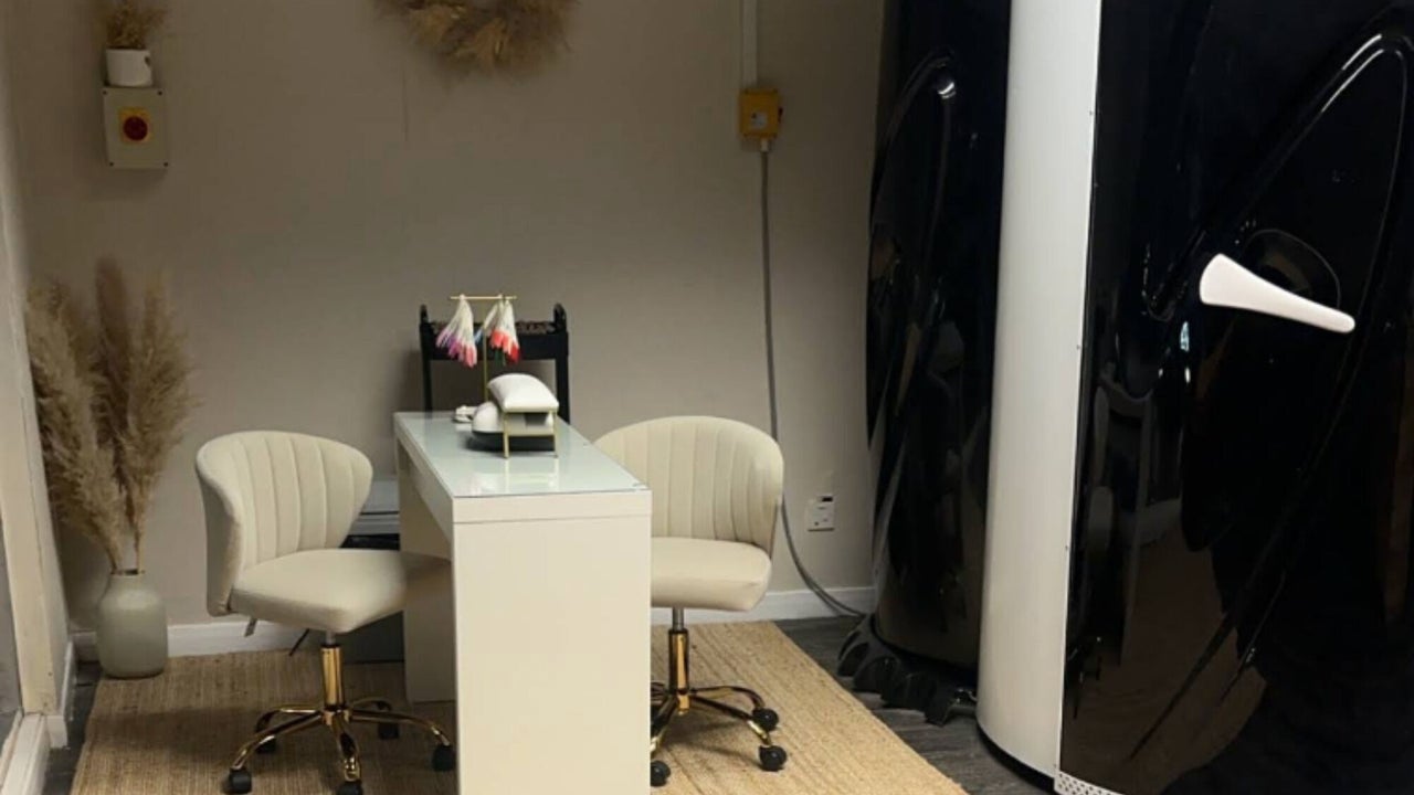 fc617821-4885-446d-b41e-01191622bc39-premiertanning-gb-england-brigg-fresha-5913645