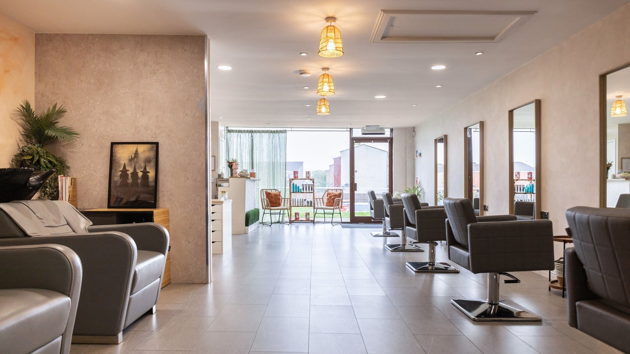 fcac09d3-0b22-4a5b-bfcf-7e429df80c15-neptune-gb-scotland-livingston-dedridge-fresha-3720792