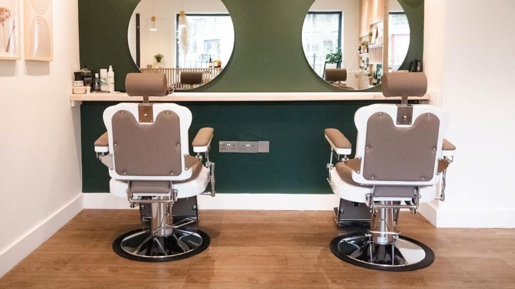 fd3f74fe-722e-4385-b6fe-dcead4ebbcd3-youhairsalon-gb-england-honley-fresha-3195400