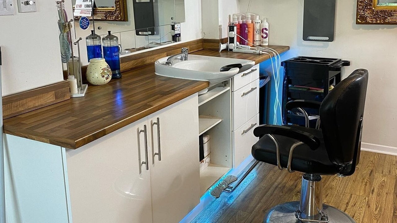 fd84d660-4d0d-4186-bf76-3ea565d731b8-amyrawlingshairdressing-gb-england-worthing-fresha-1279122