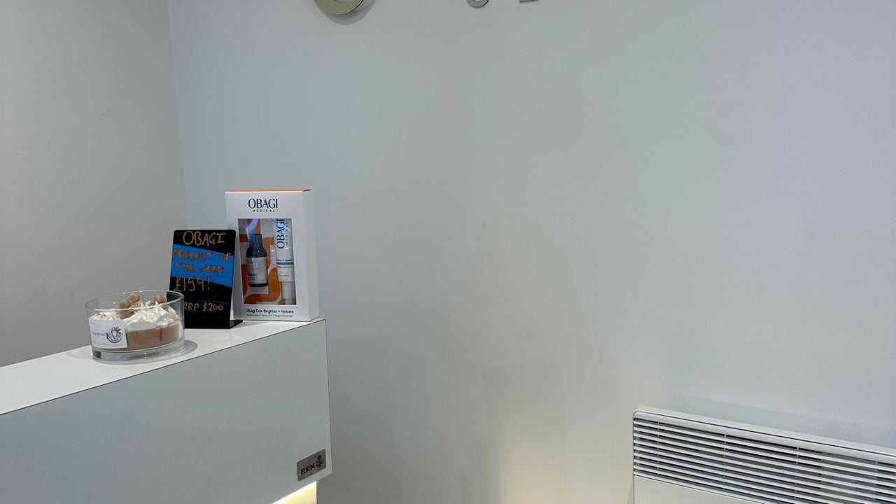 fe18a345-dbe0-4d8b-8319-e5a198ad054d-refinedclinic-gb-england-baildon-fresha-6552909