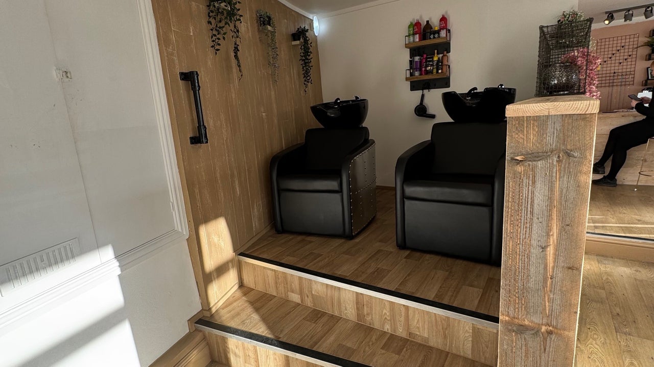 fe798107-bde8-4674-a50f-d7453681ee36-thecuriousstylist-gb-england-boveytracey-fresha-6505080