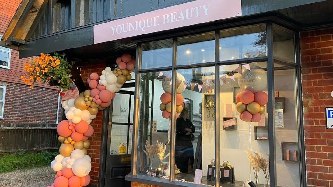 ff53d501-4dc3-4d6b-b1d8-d8a312e597ce-youniquebeauty-gb-england-grayshott-fresha-9341831