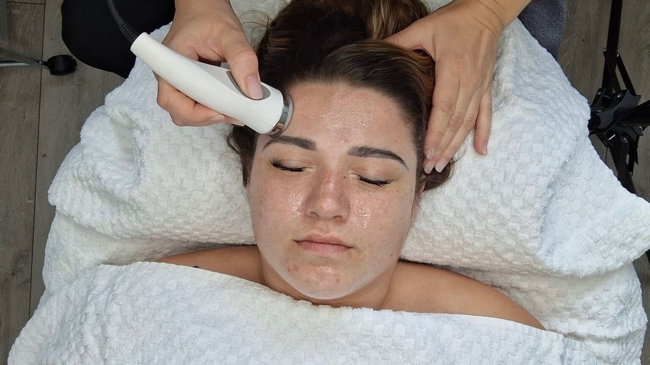 ffacd79d-af6c-4104-afbd-2470d2edec4a-treatmentscutsnclippersrefineryrooms-gb-england-horley-fresha-3725713